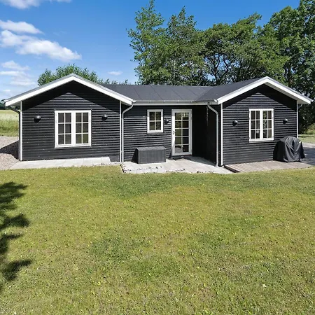 With Lillebaelt As Neighbour And A View Over Fields * הדרסלב