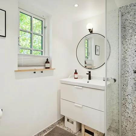 With Lillebaelt As Neighbour And A View Over Fields * ハザスレウ