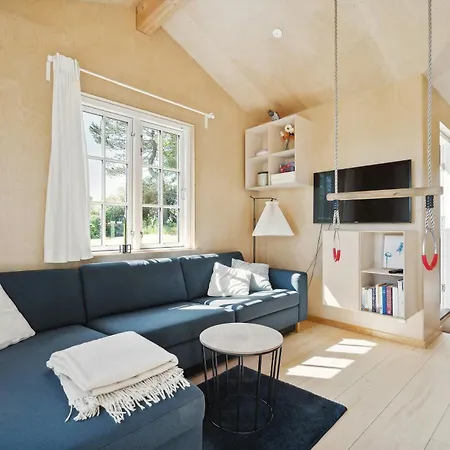 With Lillebaelt As Neighbour And A View Over Fields ハザスレウ