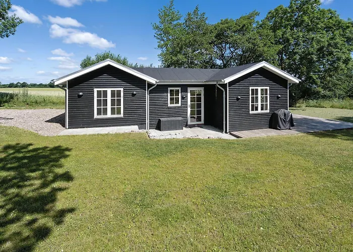 With Lillebaelt As Neighbour And A View Over Fields * هادرسليف